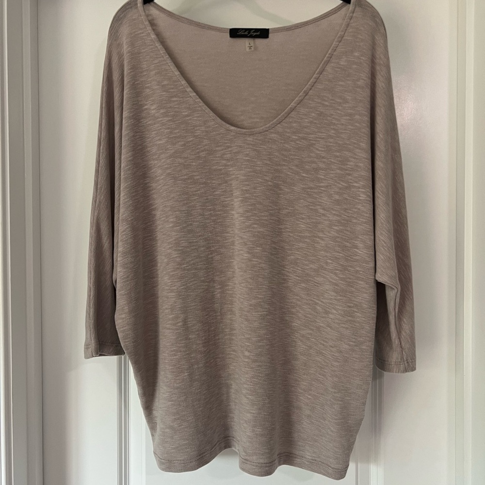 Laila Jayde Tan 3/4 Sleeve Dolman Sleeve Blouse